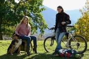Frühling - Lauf weg, wenn du kannst! Julia Beautx als Lilly Engel, Kristo Ferkic als Adrian Steinmann.