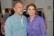 Michael "Michi" (Lars Pape) und Yvonne (Gisa Zach) sehen aufgeregt ihrem großen Auftritt entgegen.