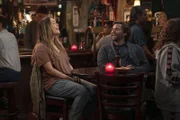 Dr. Jo Wilson (Camilla Luddington, l.); Dr. Levi Schmitt (Jake Borelli, r.)