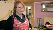 Christine (29) beim Verkünden der Regeländerung