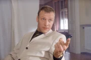 Alarm für Cobra 11 - Die Autobahnpolizei "Hochspannung". Im Bild: Roth (Christoph Grunert) stellt eiskalt klar, wer der Boss ist.