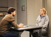 Wege zum Glück  Kapitel 401 Staffel 1, Episode 401 Kommissar Fuhrmann verhört Viktoria erneut: Patrick Bach als Kommissar Fuhrmann, Mareile B. Moeller als Viktoria