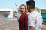 Juliet Higgins (Perdita Weeks) und  Thomas Magnum (Jay Hernandez)