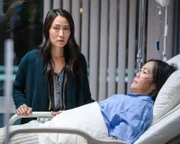 Teresa Moon (Sheena Chou, l.) und Sunny Lee (Emily Kuroda)