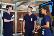 v.l.: Dr. Shaun Murphy (Freddie Highmore), Dr. Jackson Han (Daniel Dae Kim) und Dr. Claire Brown (Antonia Thomas)