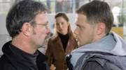 Als die von Ballschik beauftragten Gauner Caroline Thurner (Doreen Dietel) und Harald Köhler (Thomas Anzenhofer, li.) bei Marko (Antonio Wannek) auftauchen, gerät dieser in Lebensgefahr. Die Gangster wollen den Koffer zurück und sie schrecken vor nichts zurück...