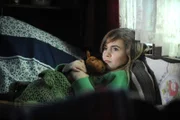 Valentina (Lilly Reulein) merkt schnell, dass ein Leben ohne Strom gar nicht so einfach ist.