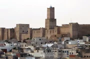 Der Ribat ist das Wahrzeichen der tunesischen Stadt Monastir.