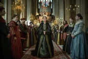 Katharina von Medici (Samantha Morton, Mitte)