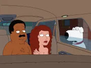 L-R: Cleveland Brown (Mike Henry), Carolyn (Kat Foster) und Brian Griffin (Seth MacFarlane)