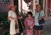 (v.li.): Ellen Umlauf (Frau Kaiser), Brigitte Swoboda (Frau Koziber), Marianne Mendt (Gitti Schimek).