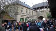 Großer Andrang beim Burgflohmarkt.
