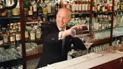 Christian Heiss, Chef de Bar in der Kronenhalle-Bar. Neben dieser Tätigkeit ist Heiss auch Mentaltrainer und Yogalehrer.
