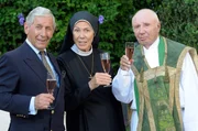 (v.li.): Peter Hugo („Prinz Charles“), Gaby Dohm (Louise von Beilheim), Horst Sachtleben (Bischof Rossbauer).