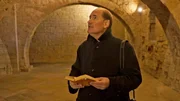 Der Historiker Michael Hesemann sucht nach Spuren des Grals im Felsenkloster San Juan de la Peńa.