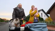 Zwei Frauen, ein Baby und ein Welpe: Wolfsspitz Matti mischt das Leben von Maren und Marie auf.