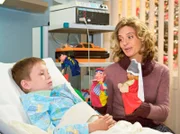 Der 8-jährige Johannes Fischer (Lukas Schust) braucht ganz dringend ein neues Herz. Seine Mutter Karin (Gunda Ebert) verhält sich aufgrund seiner Erkrankung wie eine Glucke und Johannes fühlt sich so immer wieder in ein Kindchenschema gepresst, in das er überhaupt nicht hineinpasst.