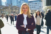 Sarah Tacke in Fußgängerzone Frankfurt
