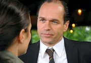 15 Uhr im Ersten. Klaus Mertens (Horst-Günter Marx, r.) droht seiner Frau Susanne (Elisabeth Lanz, r.) damit, ihr das Sorgerecht für ihren Sohn zu entziehen.