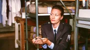 Eva Baal (Karen Böhne) findet zufällig im Wäschereilager die Kittler geklauten Schliesserschlüssel und hat den Plan, sie rot einzufärben, um herauszufinden, welche der Gefangenen die Schlüssel in Besitz hat.