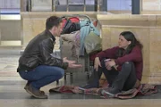 Jamie Reagan (Will Estes, l.); Jill Carmago (Katie Kreisler, r.)