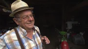 Hubert Weiss aus Wildsteig sammelt alte Mopeds und Traktoren.