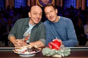 Rateteam-Kapitän Bernhard Hoëcker (l.) und der Schauspieler Wotan Wilke Möhring (r.) bilden ein Rateteam.