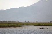 Reich an Vulkanen, Lagunen und Reisfeldern liegen die gut 7.000 Inseln der Philippinen im Westpazifik verstreut.