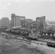 Oft war die marode DDR-Wirtschaft Grund f&uuml;r ein Ungl&uuml;ck. So im Februar 1979, als explosive D&auml;mpfe einer heruntergekommenen Chemie-Anlage im &Ouml;lwerk Riesa zur Explosion f&uuml;hrten. 11 Tote und 51 teilweise schwer Verletzte waren die Folge.