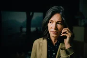 Die Tochter von Freya Becker (Iris Berben) ist nun seit elf Jahren verschwunden. Allein die Suche nach der Wahrheit über deren Schicksal lässt die Protokollantin des LKA 1 weiterleben.