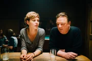 Kommissarin Anne Liebig (Katharina Schlothauer) und Henry Silowksi (Peter Kurth) kommen sich näher.