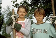 Rebecca (Elisabeth Böhm, links) und Jonas (Ludwig Zimmeck) haben eine schwierige Aufgabe zu bewältigen.