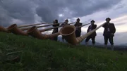 Die Alphornbläser von "Hopfen am See" spielen jeden Montag auf.