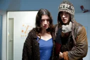 NDR Fernsehen TATORT, "Die Ballade von Cenk und Valerie", am Dienstag um 22:00 Uhr. Kilian (Jonas Nay) bringt Gloria (Anna Bederke) in eine Notfallpraxis.
