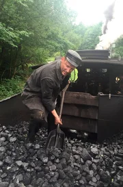 In einer Schicht bewegte der Heizer auf den ersten Dampfloks zwischen 1,5 und zwei Tonnen Kohle. Je nach Größe und Gewicht des Zuges.
