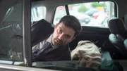 Gretas Ehemann war am Abend vor ihrem Tod noch bei ihr, dies haben die Kommissare nun herausgefunden. Und Carsten Brüggemann (Tilman Meyn) hat für die Tatzeit weder ein Alibi, noch scheint er besonders glaubwürdig. Hat er wirklich aus Eifersucht seine Frau umgebracht?