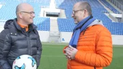 Von links: Wissenschaftsmoderator Karsten Schwanke und Prof. Dr. Christian Hesse (Professor für Mathematische Statistik an der Universität Stuttgart) in der Rhein-Neckar-Arena in Sinsheim.
