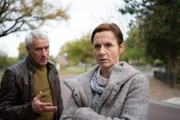Matthias Hamm (Ralph Herforth) befragt Imogen Jepsen (Isabella Bartdorff). Matthias Hamm (Ralph Herforth) befragt Imogen Jepsen (Isabella Bartdorff).