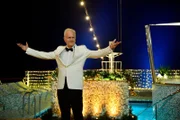 Am Ende der Reise übernimmt Oskar Schifferle (Harald Schmidt) die "Kapitänsrede".