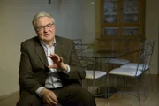 Gutmenschen vs. Egoisten? Arm gegen Reich? Macht gegen Moral? Forschungsergebnisse zeichnen ein anderes Menschenbild: Der Mensch als soziales Wesen, das Werten wie Großzügigkeit und Gerechtigkeit den Vorzug vor schierem Eigennutz gibt. Wir nehmen den Zuschauer mit auf sein ganz persönliches Abenteuer, an dessen Ende er sich selber fragt, wie viel Altruismus wohl in ihm steckt. Im Bild: Prof. Dr. Karl-Heinz Brodbeck (Philosoph, Kreativitätsforscher, Ökonom und Wirtschaftsethiker).