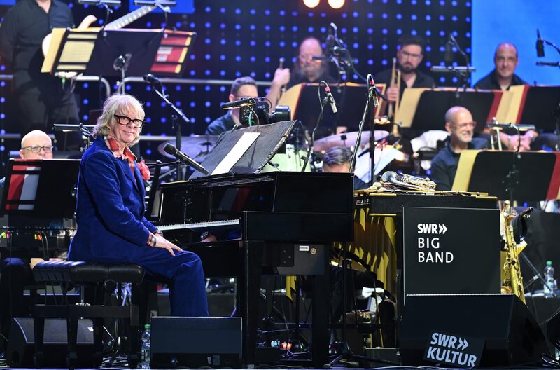 SWR Big Band und Helge Schneider beim SWR Sommerfestival 2025 in Speyer