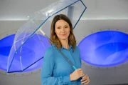 Die Energie für die Beleuchtung eines Regenschirms wird aus der Energie des herunterprasselnden Regens gewonnen. Was nach einer technischen Spielerei klingt, erweist sich als interessante Möglichkeit, Strom zu gewinnen. Welche Technik hinter dem Tropfengenerator steckt, erklärt Anja Reschke in „Wissen vor acht - Zukunft“.