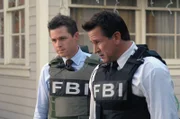 Jack (Anthony LaPaglia, r.) und Martin (Eric Close, l.) ermitteln in einem neuen Fall ...