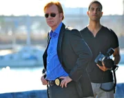 Horatio (David Caruso, l.) und Eric Delko (Adam Rodriguez) müssen den Mord an einer Frau aufklären. Doch ein übereifriger Polizist arbeitet so engagiert an der Aufklärung des Falls, dass Horatio ihn bremsen muss.
