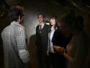 L-R: Benjamin Cyrus (Luke Perry), Dr. Spencer Reid (Matthew Gray Gubler) und Paget Brewster (Emily Prentiss)