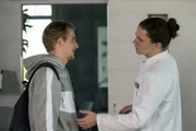 Jonas Kunze (Joshua Seelenbinder, l.); Tom Zondek (Tilman Pörzgen, r.)