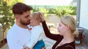 Die Wollnys reisen von der Türkei zurück nach Ratheim. Servet und Aurelio bleiben zurück, das Visum fehlt. Loredana muss sich erst einmal von ihren Liebsten verabschieden.