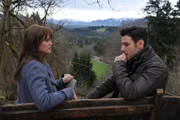 Sabrina (Sarah Elena Timpe, l.); Goran (Saša Kekez, r.)