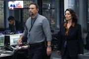 Assistant Special Agent in Charge Jubal Valentine (Jeremy Sisto, l.); Special Agent in Charge Isobel Castille (Alana De La Garza, r.)