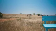 Mädels laufen zur Location  +++ Die Verwendung des sendungsbezogenen Materials ist nur mit dem Hinweis und Verlinkung auf RTL+ gestattet. +++